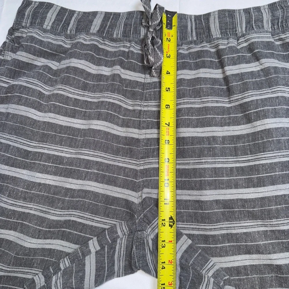 Patagonia Mens Hemp Organic Cotton Striped Shorts Grey L Drawstring 6.5 Inseam